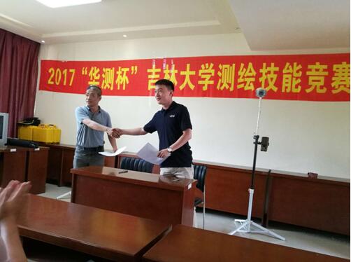 图片包含 室内, 天花板, 墙壁, 地板已生成极高可信度的说明